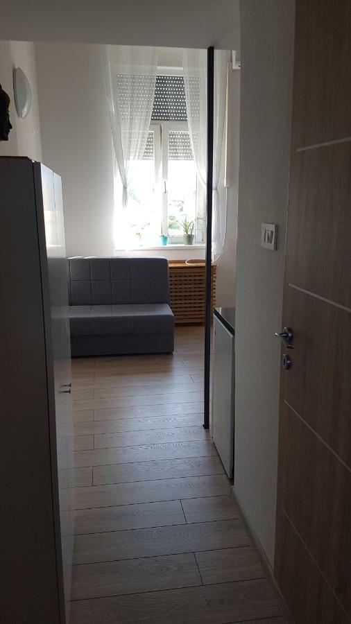 Apartment F6 Ösek Dış mekan fotoğraf